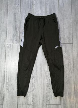 Спортивные штаны nike tribute joggers in green размер s