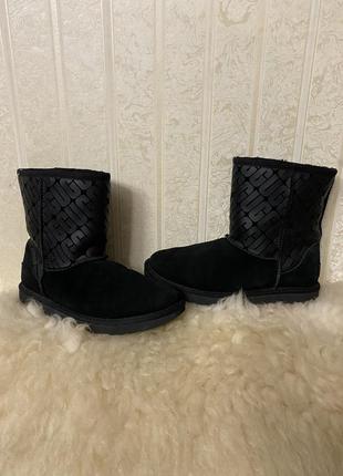Classic short Denim ugg classic   logo. оригинал3 фото