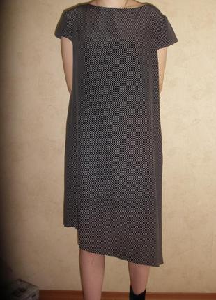 Элегантное  платье в мелкий горошек с ассиметричным низом7 фото