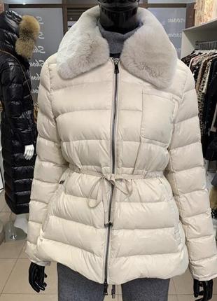 Бежева куртка молочна пуховик зимова в стилі монклер moncler zara hm mango massimo dutti ivina
