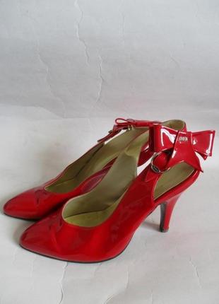 Лаковые красные туфли vero cudio4 фото