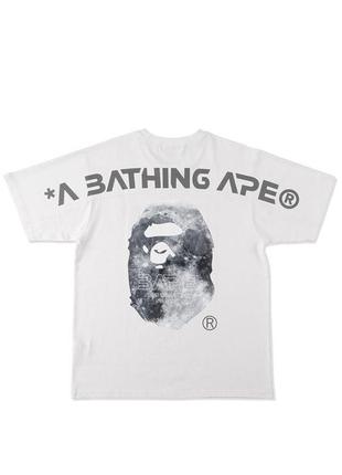 Белая футболка a bathing ape