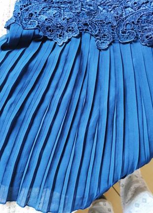Платье синее с низом юбкой плиссе3 фото