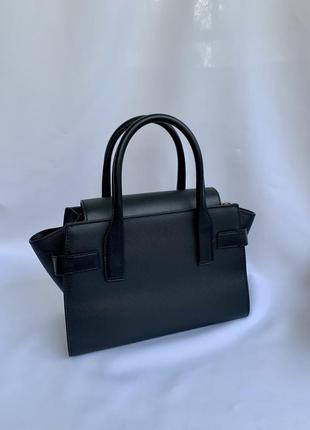 Черная кожаная сумка carmen medium black satchel michael kors6 фото