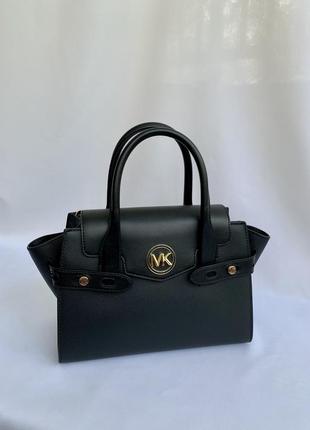 Черная кожаная сумка carmen medium black satchel michael kors3 фото