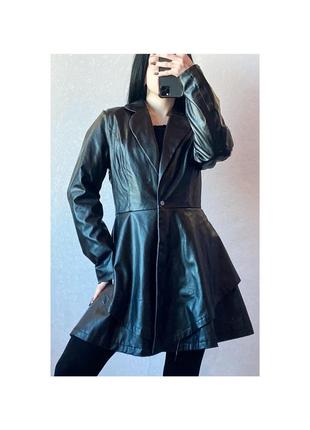 Актуальный кожаный плащ, пальто, стильный, модный, трендовый2 фото