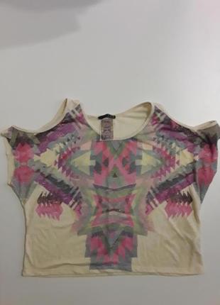 Фирменная футболка