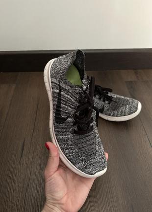 Беговые кроссовки nike