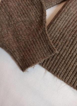 Коричневый свитер/джемпер с квадратным декольте и объемными рукавами4 фото