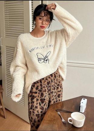 Пижама из меха махровая с принтом леопард свитшот кофта оверсайз брюки свободный комплект белый для сна для дома зимняя тепла3 фото