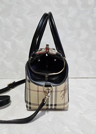 Красива сумка саквояж в стилі burberry3 фото