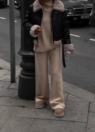 Трендовый женский теплый костюм кофта и брюки свободного кроя 🤍