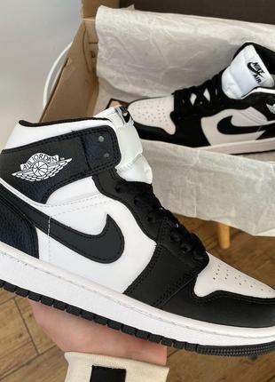 Nike air jordan retro1 black white
