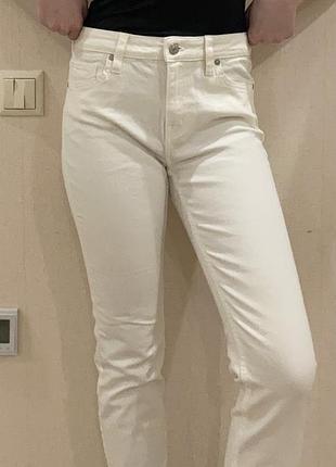 Жіночі джинси скіні mango молочного кольору