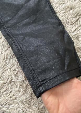 Шикарные черные джинсы с напылением под кожу ,f&f,p.18-2010 фото