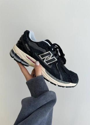 Круті жіночі кросівки new balance 1906r black beige premium чорні