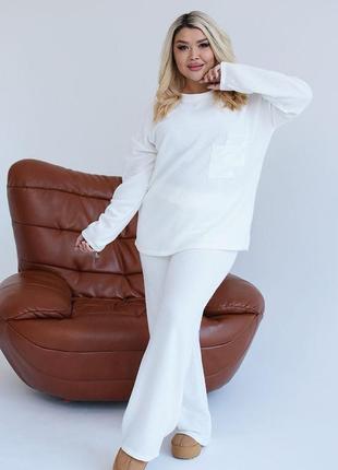 Костюм
розмір: 50-52, 54-56, 58-60, 62-64
тканина: ангора двостороння 
колір: чорний, молоко, сірий