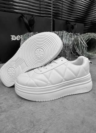 Белые женские кроссовки line white
