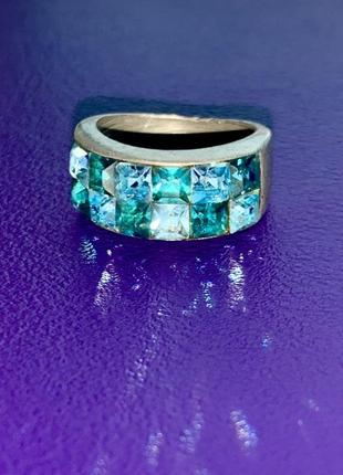 Кольцо с кристаллами swarovski размер 17