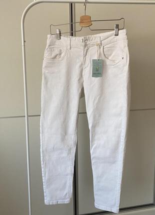 Белые джинсы новые