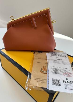 Кожаная сумка в стиле fendi