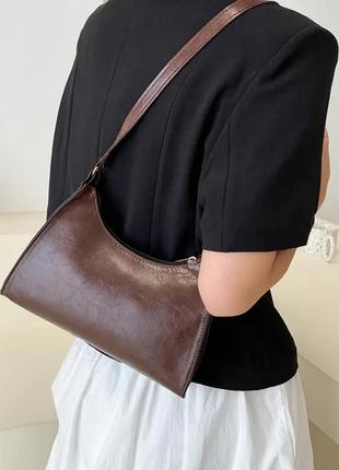 Классическая сумочка багет на плечо (темно-коричневая)2 фото