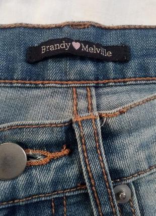 Классные джинсы из фирменными зацепками3 фото