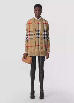 Кардиган в клетку в стиле burberry коричневый2 фото