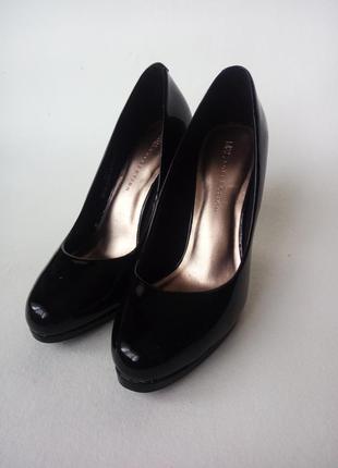 Стильные удобные туфли m&s