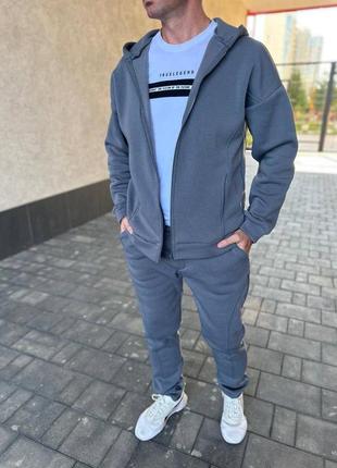 Чоловічий костюм