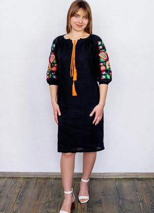Сукня жіноча чорна з помаранчевими китицями "bolekhivs’ka kvitka" ручної роботи з якісною машинною вишивкою7 фото