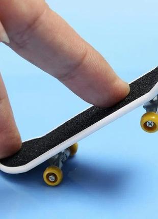 Fingerboard skate, пальчиковий скейт, мініскейтборд для пальців