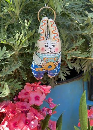 Брелок текстильний ароматизований "зайчик з ключиком" ручної роботи, handmade українські прикраси