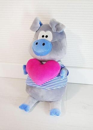 Мягкая игрушка zolushka поросенок хосе с сердцем в голубом (zl1244)