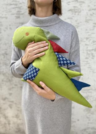 Іграшка-подушка текстильна у формі тваринки "дракон віталік" ручної роботи, handmade домашній декор4 фото