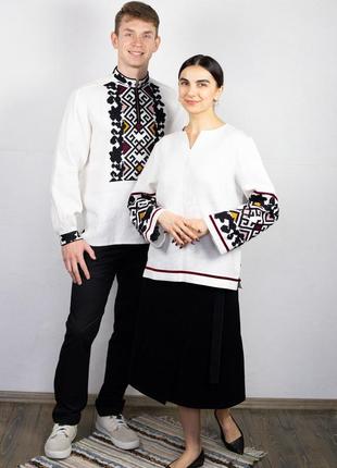 Парний вишиванки білі лляні з кольоровою ручною вишивкою жіноча + чоловіча сорочки3 фото
