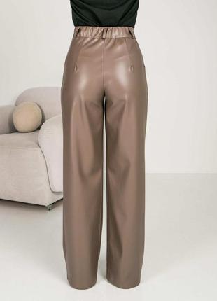 Классические женские кожаные брюки палаццо на замшевой основе цвет бежевый, капучино 42-544 фото