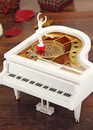 Музична скринька піаніно, білий рояль із балериною 15х16 см