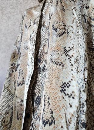 Женская атласная длинная рубашка со змеиным принтом лярs, xs8 фото