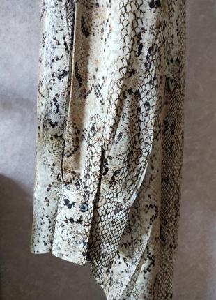 Женская атласная длинная рубашка со змеиным принтом лярs, xs6 фото