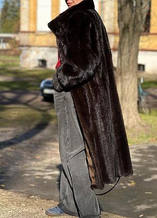 Довга норкова шуба