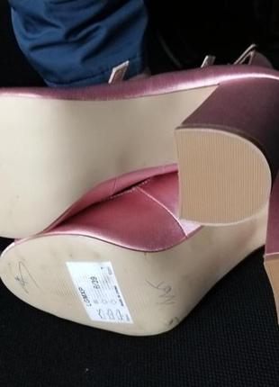 Босоножки 39 размер.