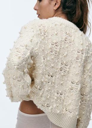 Фактурный трикотажный свитер с искусственными жемчужинами zara4 фото