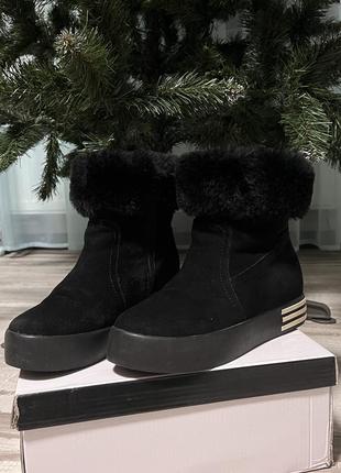 Стильные зимние ботинки с мехом (черные) 383 фото