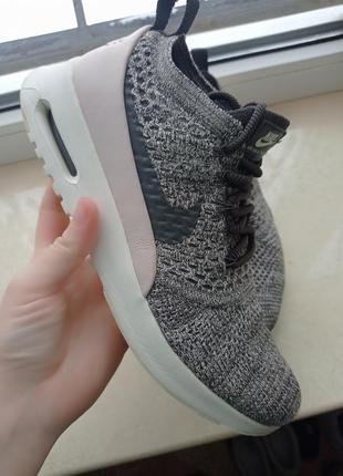 Оригінальні кросівки nike