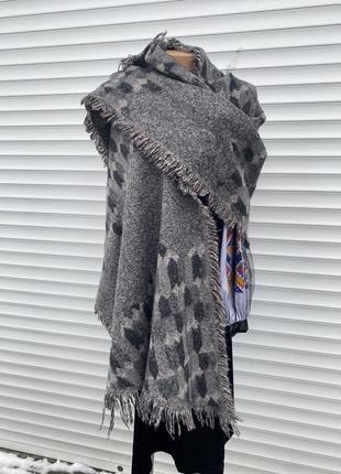 Женский широкий шарф