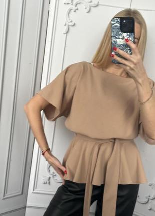 Кофтинка блуза  pinkboutique  базового бежевого кольору2 фото