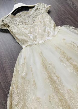 Шикарна розкішна ошатна чудова неймовірна якісна вечірня сукня міді chi chi london