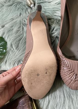 Кожаные туфли на высоком каблуке с актуальным плетением7 фото