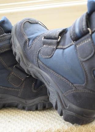 Зимові мембранні черевики напівчоботи термоботинки сноутси на липучках superfit goretex р. 31 20,29 фото
